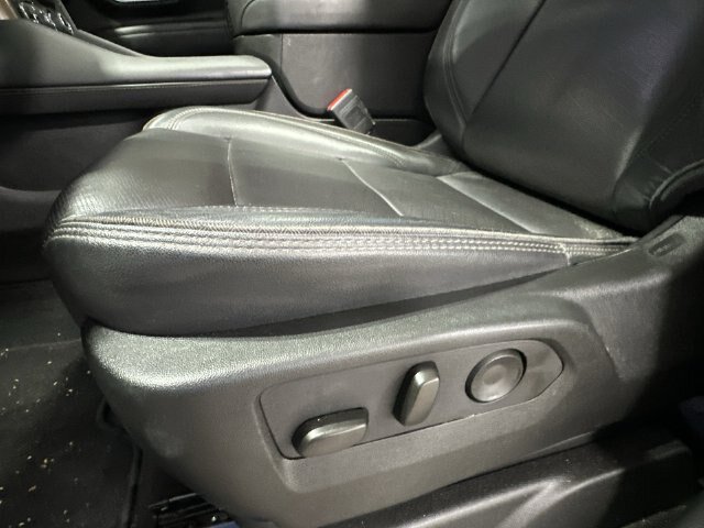 Used 2024 Chevrolet Tahoe High Country AWD/4WD image 18