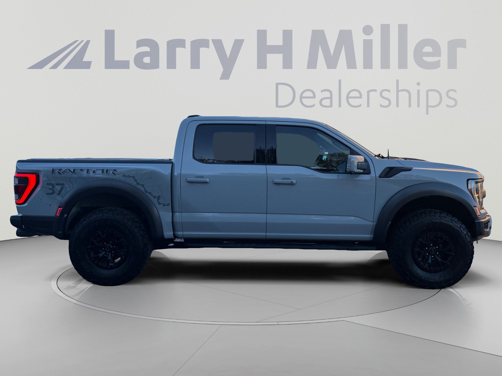 Certified 2023 Ford F150 Raptor w/ Raptor 37 Performance Package AWD/4WD image 6