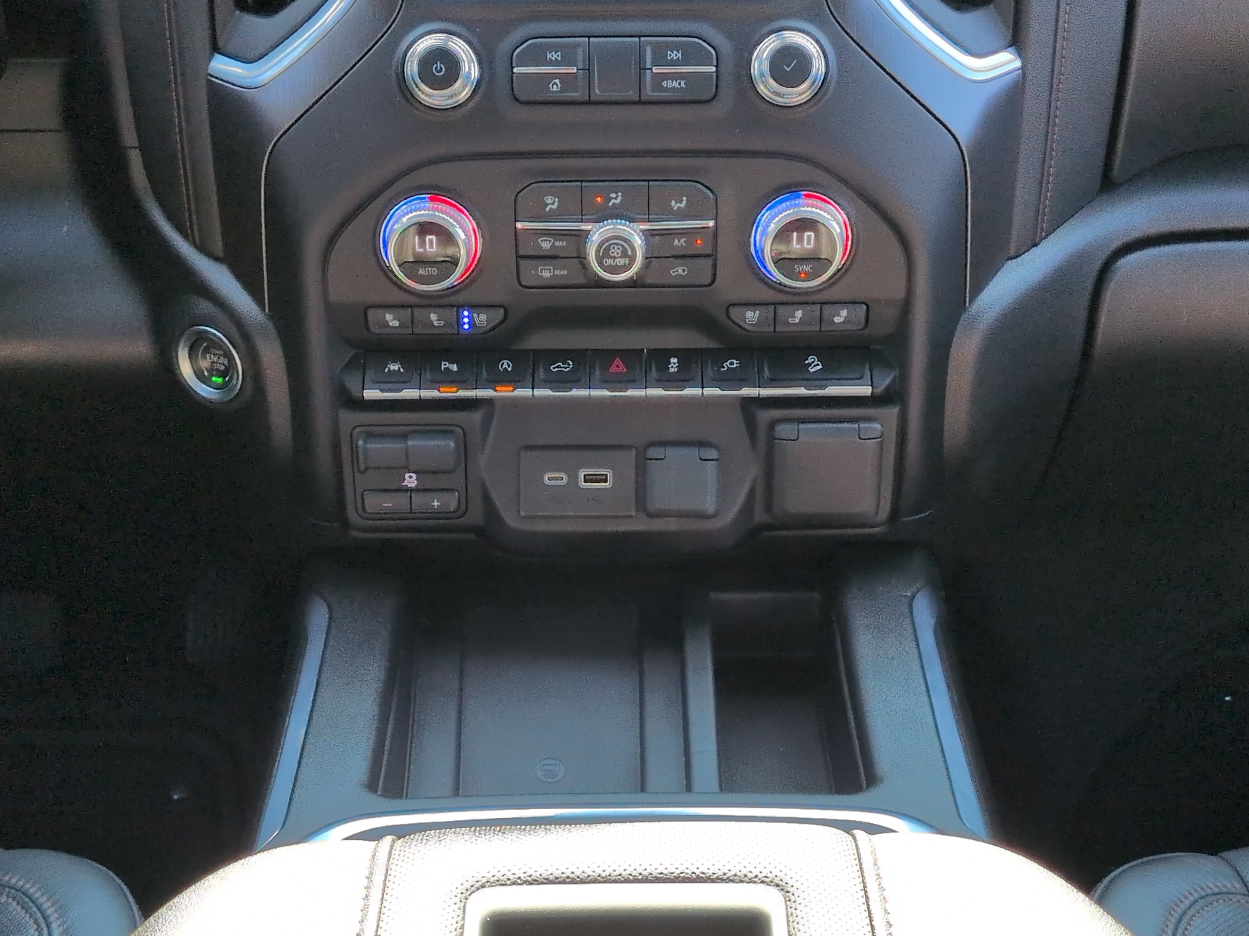 Used 2021 GMC Sierra 1500 AT4 w/ AT4 Premium Package AWD/4WD image 17