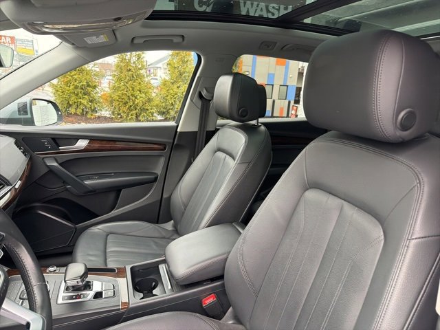 Used 2020 Audi Q5 2.0T Premium w/ Convenience Package image 17