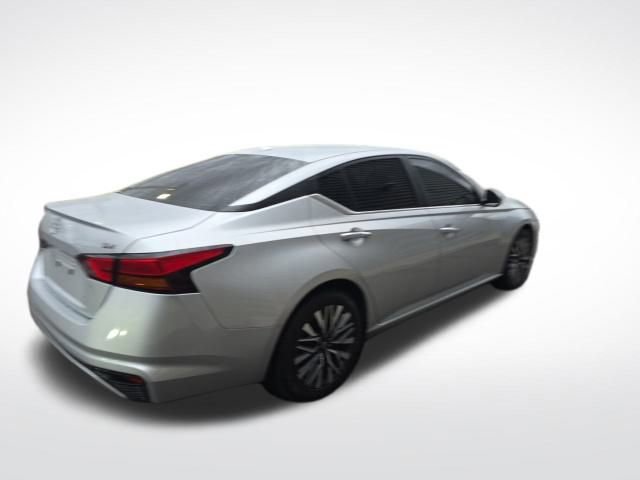 Used 2023 Nissan Altima 2.5 SV image 4