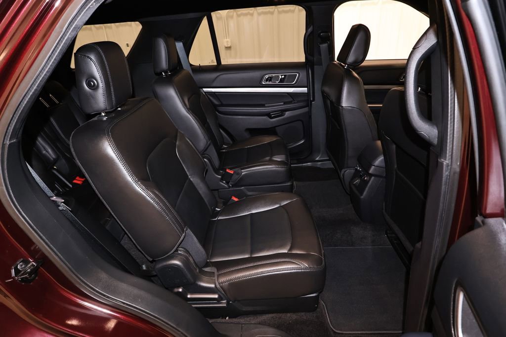 Certified 2018 Ford Explorer XLT w/ Equipment Group 202A image 23