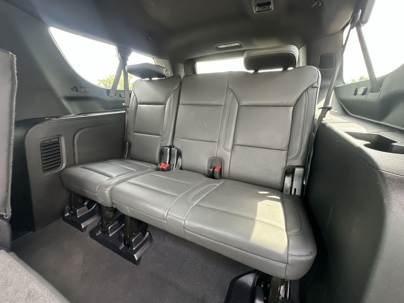 Used 2025 Chevrolet Suburban Z71 AWD/4WD image 33