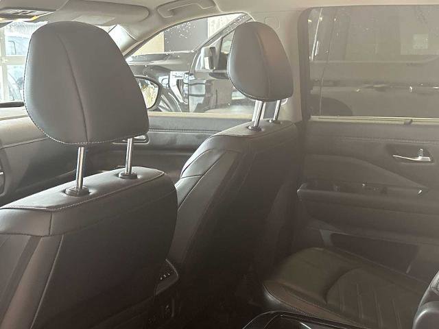 Used 2023 Nissan Pathfinder Platinum AWD/4WD image 24