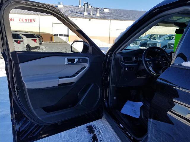 Certified 2023 Ford Explorer XLT w/ Equipment Group 202A image 10