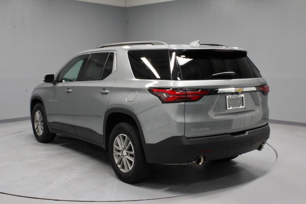 Used 2023 Chevrolet Traverse LT FWD image 9