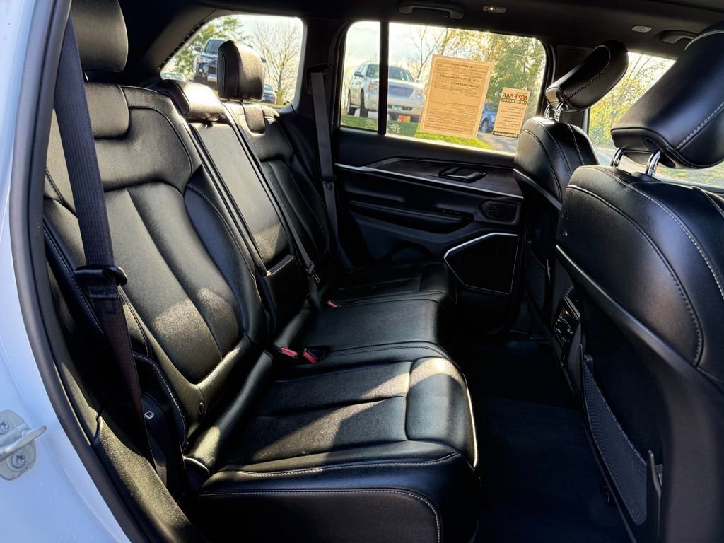 Used 2024 Jeep Grand Cherokee Limited 4xe image 22