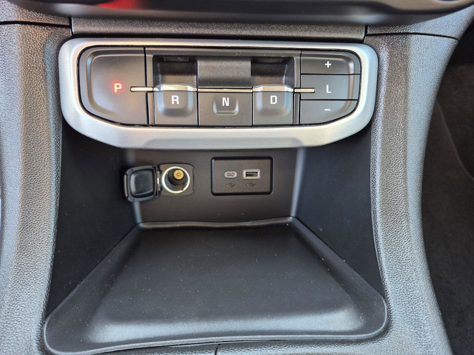 Used 2023 GMC Acadia SLE w/ Driver Convenience Package image 28