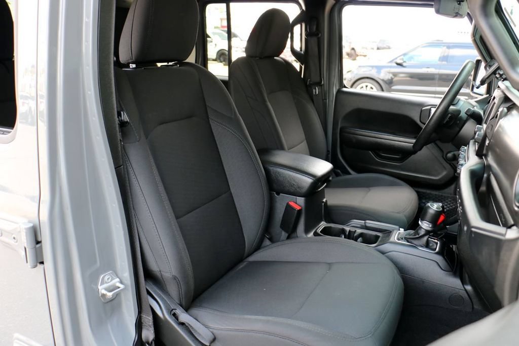 Used 2021 Jeep Wrangler Unlimited Sport AWD/4WD image 30