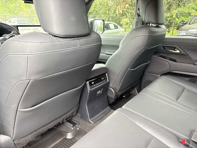 Used 2025 Lexus GX 550 w/ Accessory Package (2T) AWD/4WD image 17