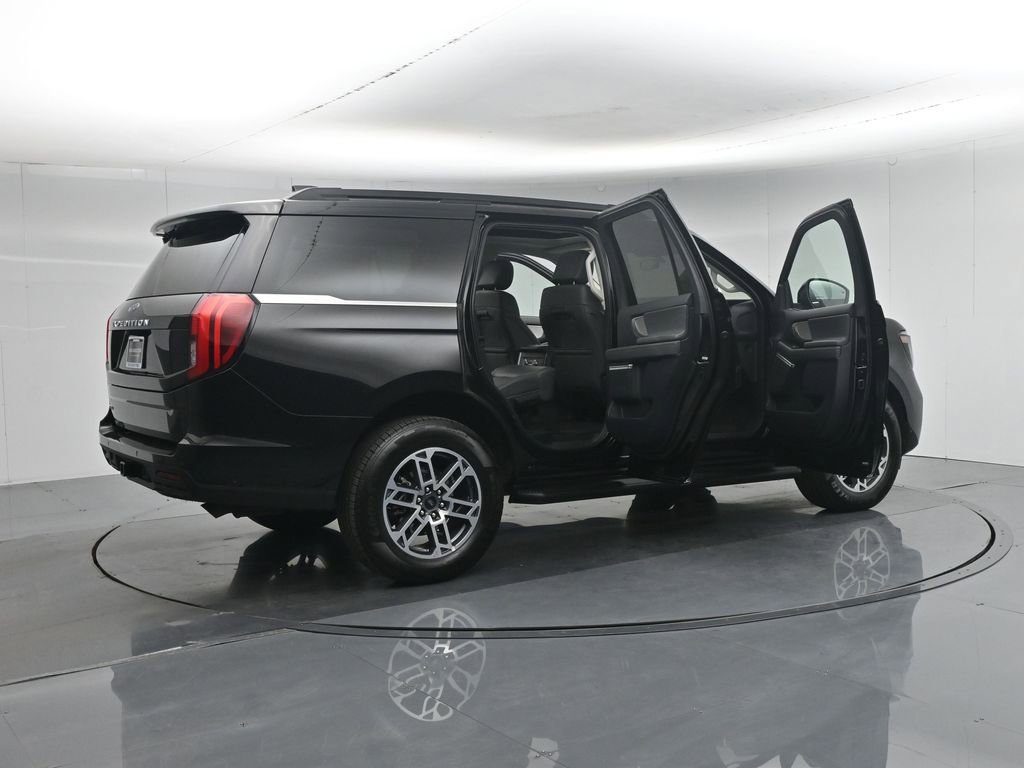 Certified 2025 Ford Expedition Active RWD image 6