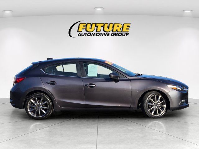 Used 2018 MAZDA MAZDA3 Touring FWD image 3