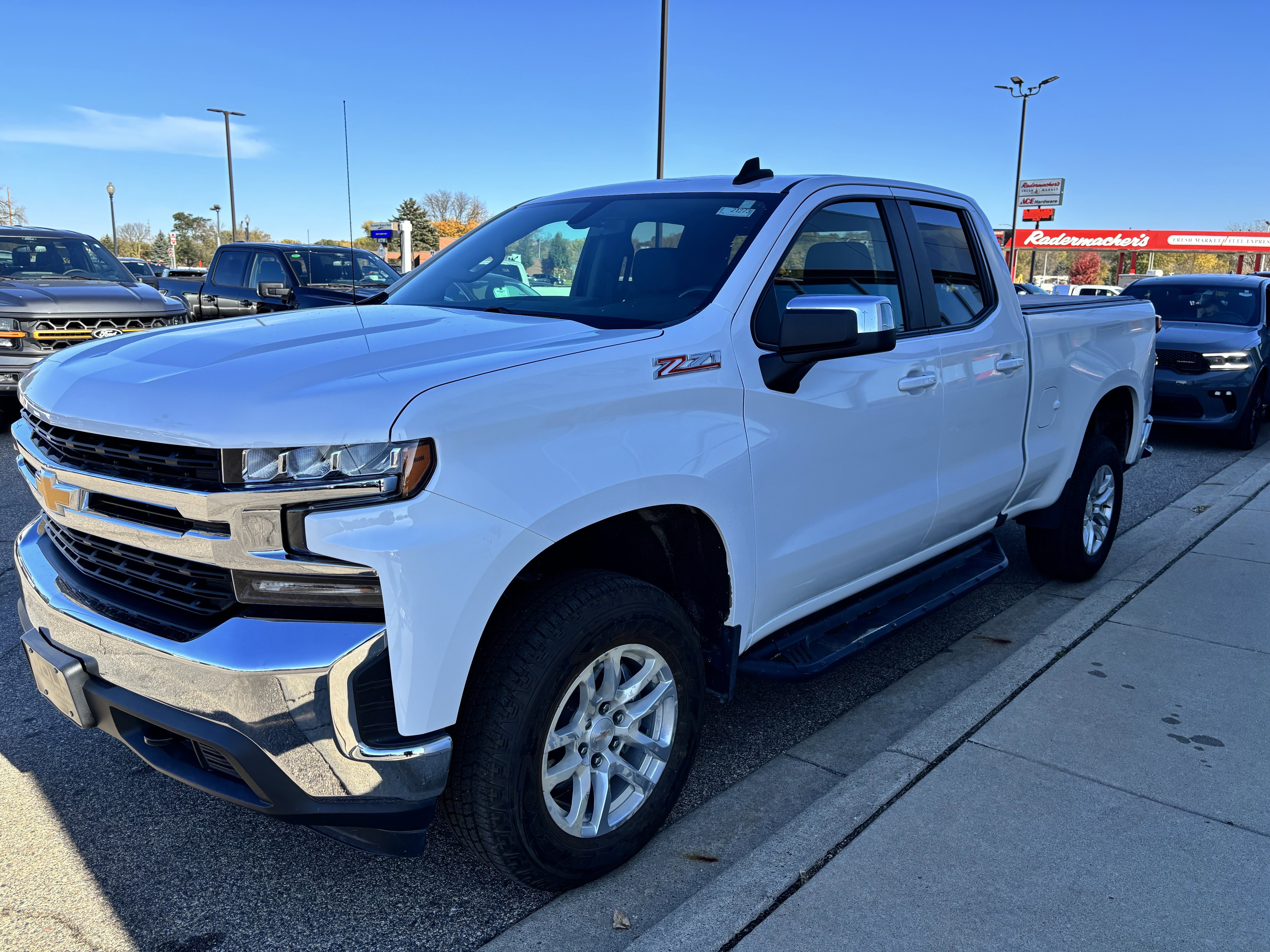 Used 2019 Chevrolet Silverado 1500 LT w/ All-Star Edition image 2