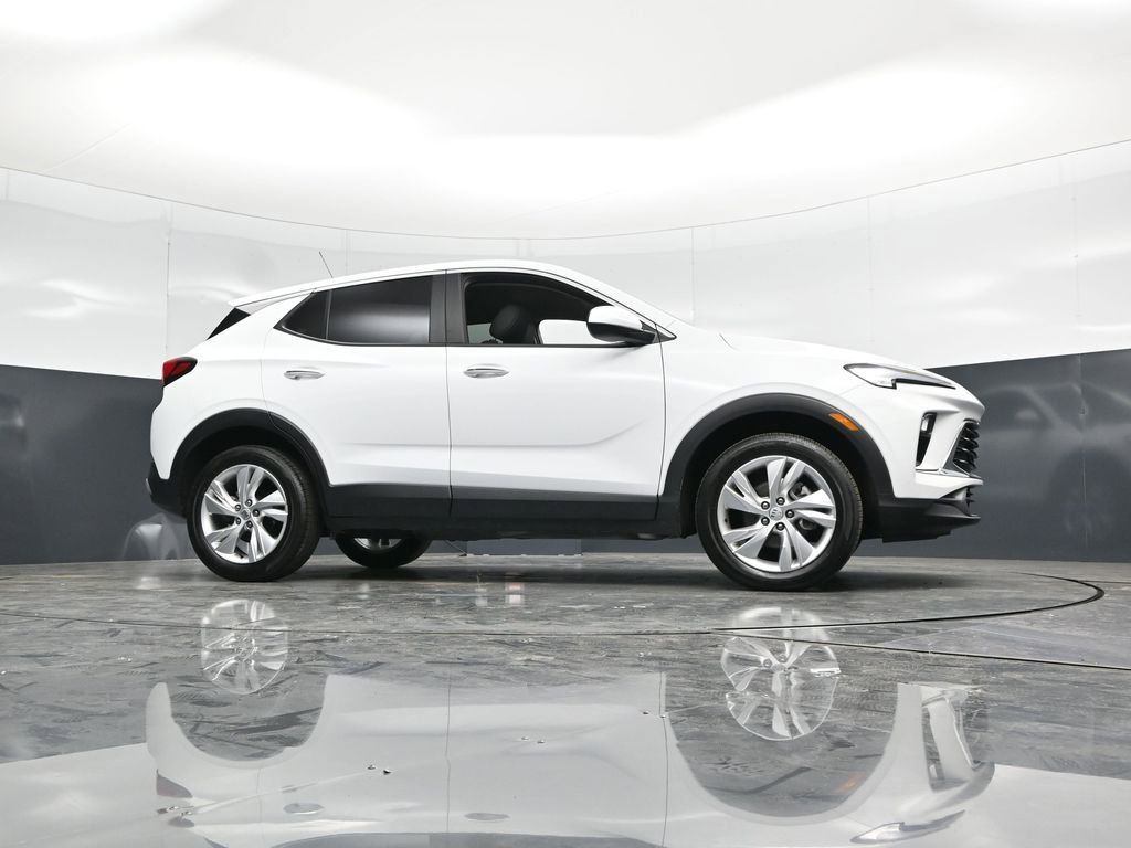 Used 2025 Buick Encore GX Preferred AWD/4WD image 44