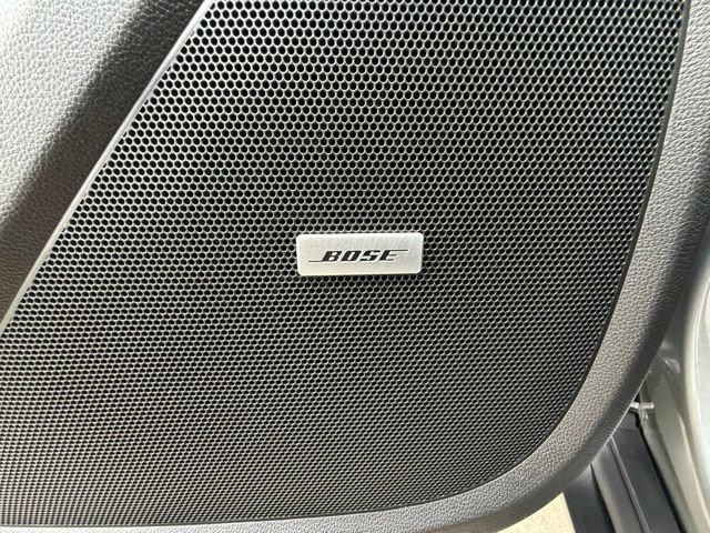 Used 2023 Chevrolet Traverse RS image 15