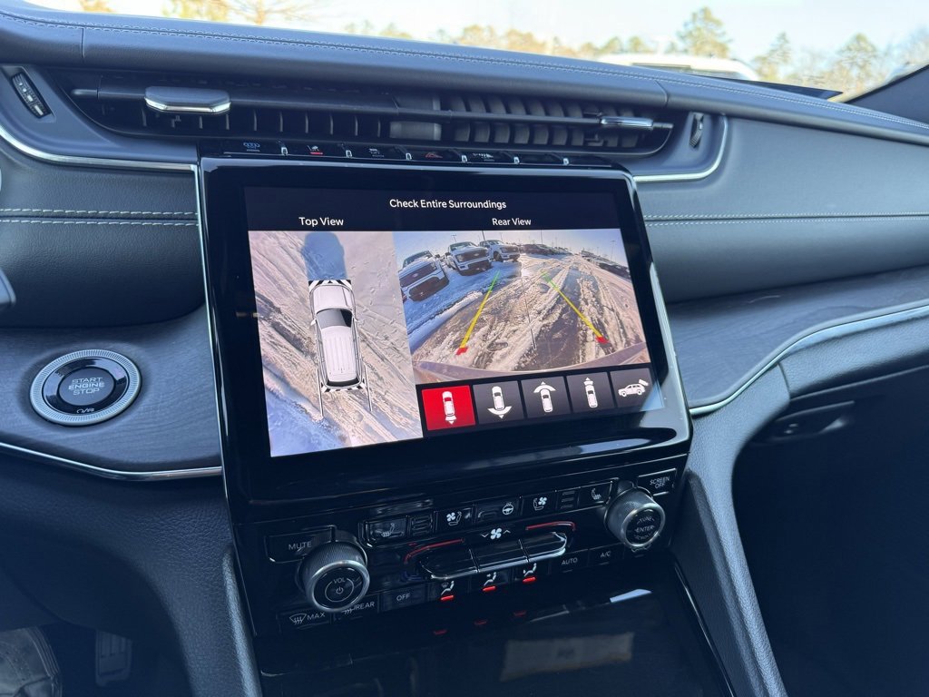 Used 2023 Jeep Grand Cherokee Overland w/ Advanced Protech Group III image 16