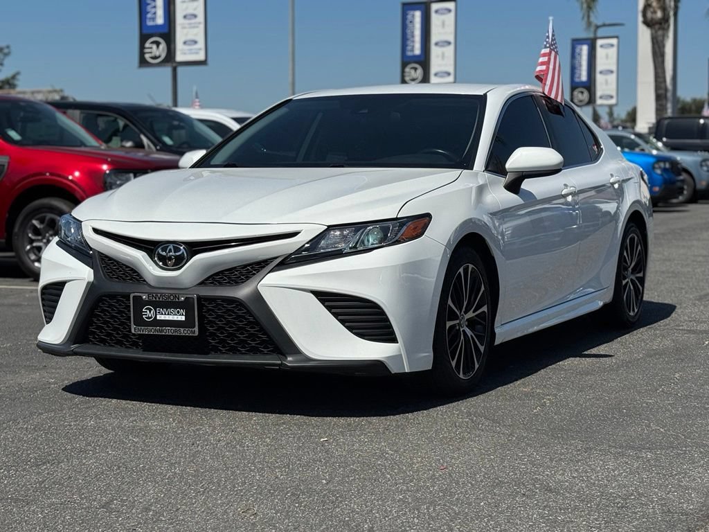 Used 2020 Toyota Camry SE FWD image 5