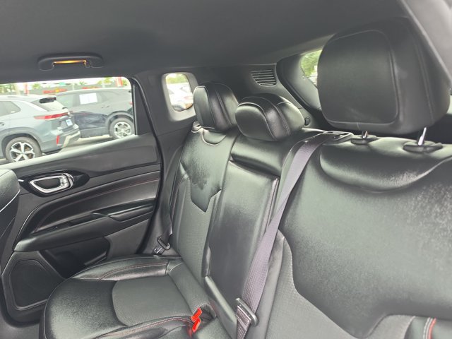 Used 2025 Jeep Compass Trailhawk AWD/4WD image 16