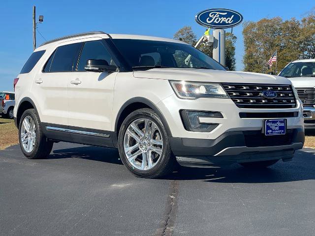 Certified 2016 Ford Explorer XLT w/ Equipment Group 202A image 5