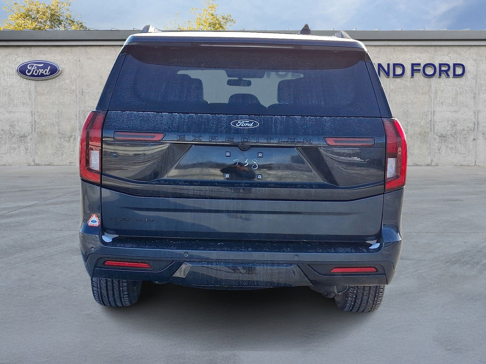 Certified 2025 Ford Expedition Platinum w/ Stealth Appearance Package image 3