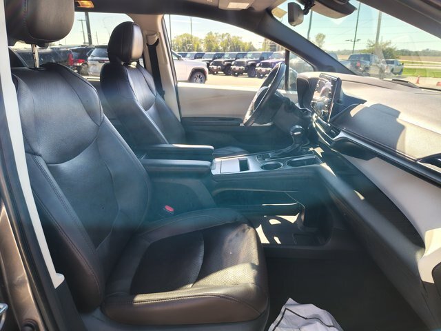 Used 2021 Toyota Sienna Platinum AWD/4WD image 15