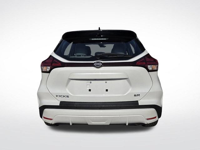 Used 2023 Nissan Kicks SR w/ SR Premium Package FWD image 8