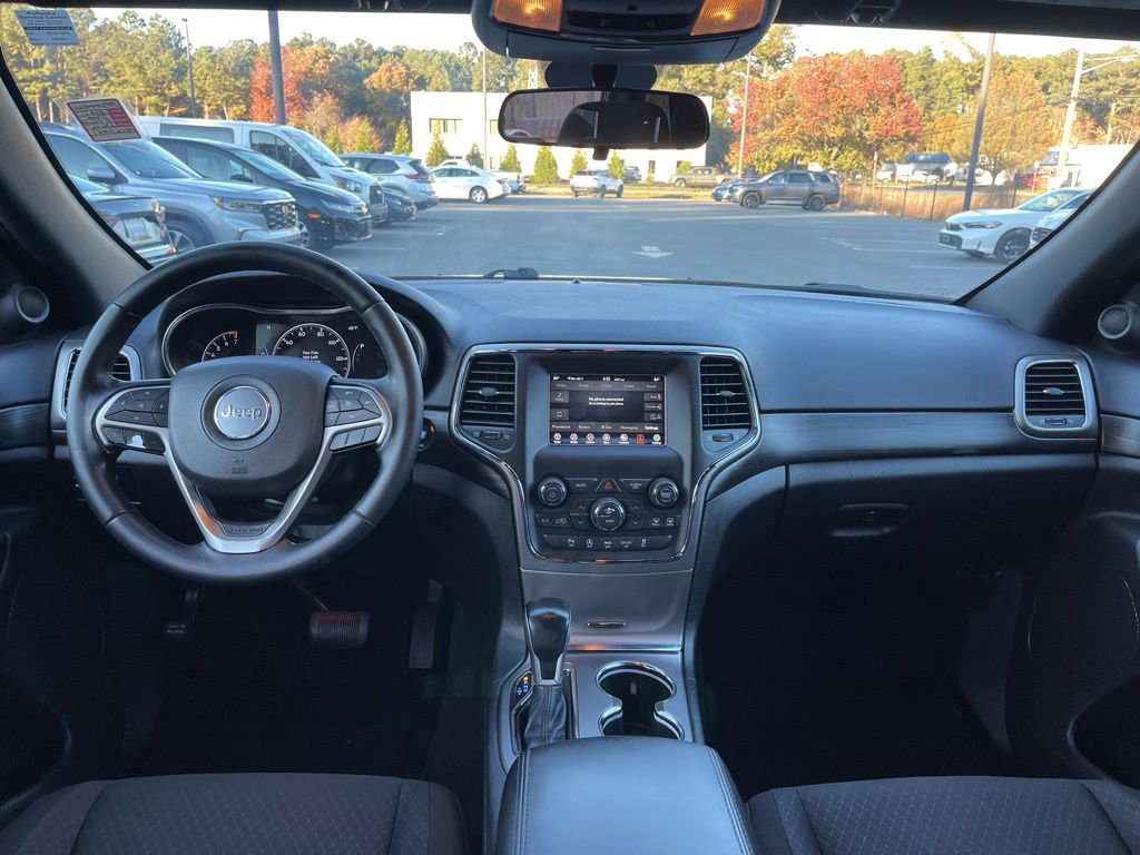 Used 2021 Jeep Grand Cherokee Laredo image 8