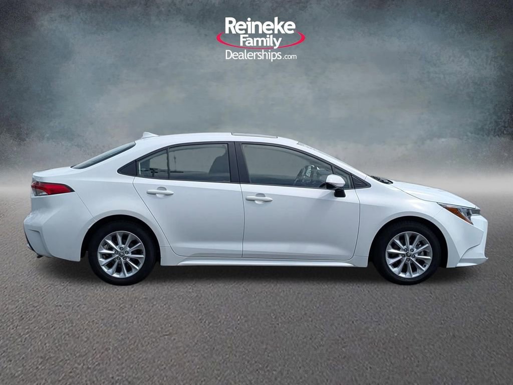 Used 2022 Toyota Corolla LE w/ LE Premium Package FWD image 6
