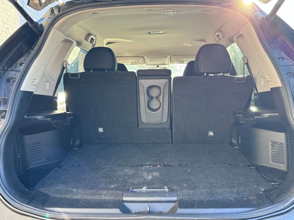 Used 2018 Nissan Rogue SV w/ Premium Package image 25