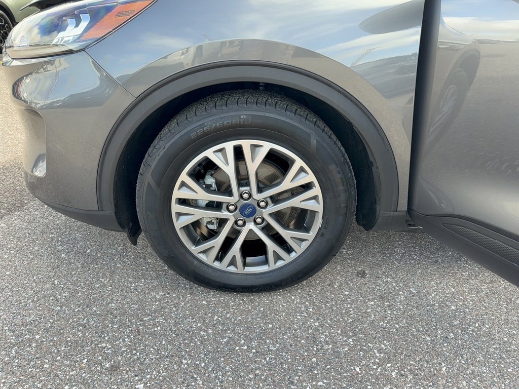 Certified 2022 Ford Escape SEL image 37