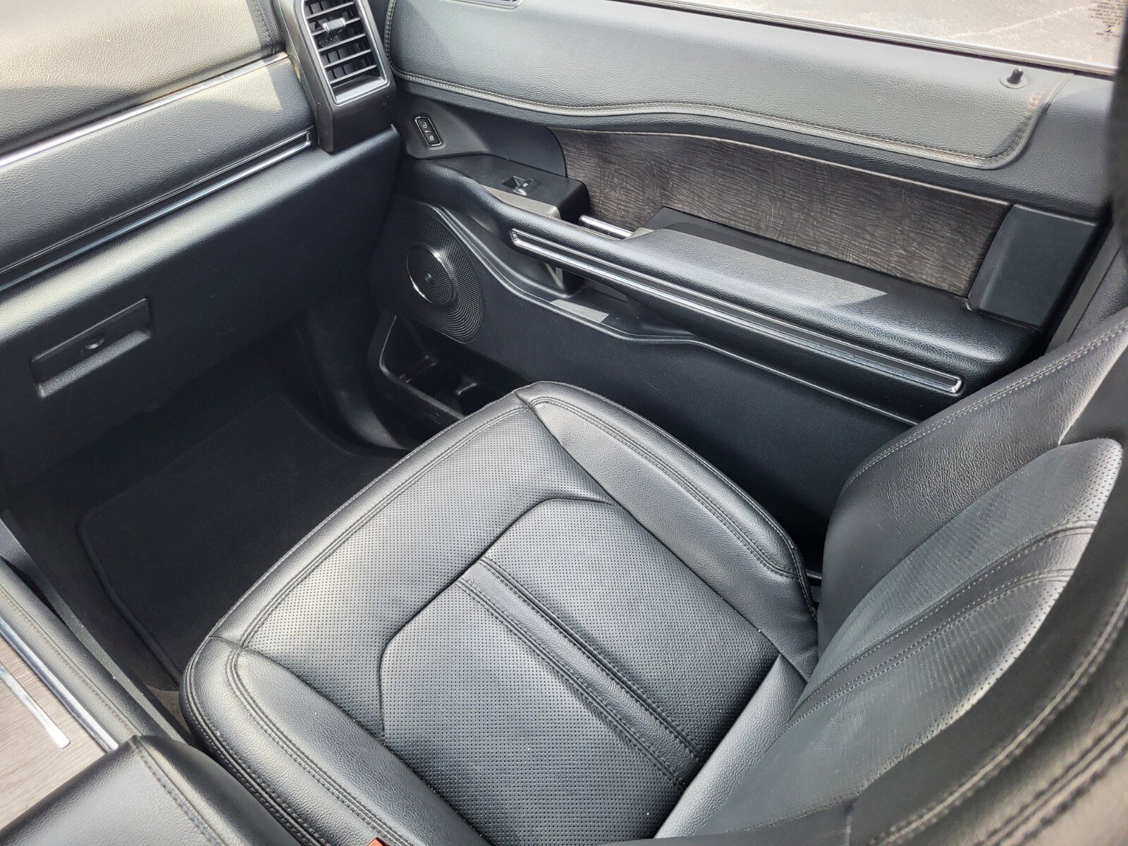 Certified 2021 Ford Expedition Max Limited RWD image 16