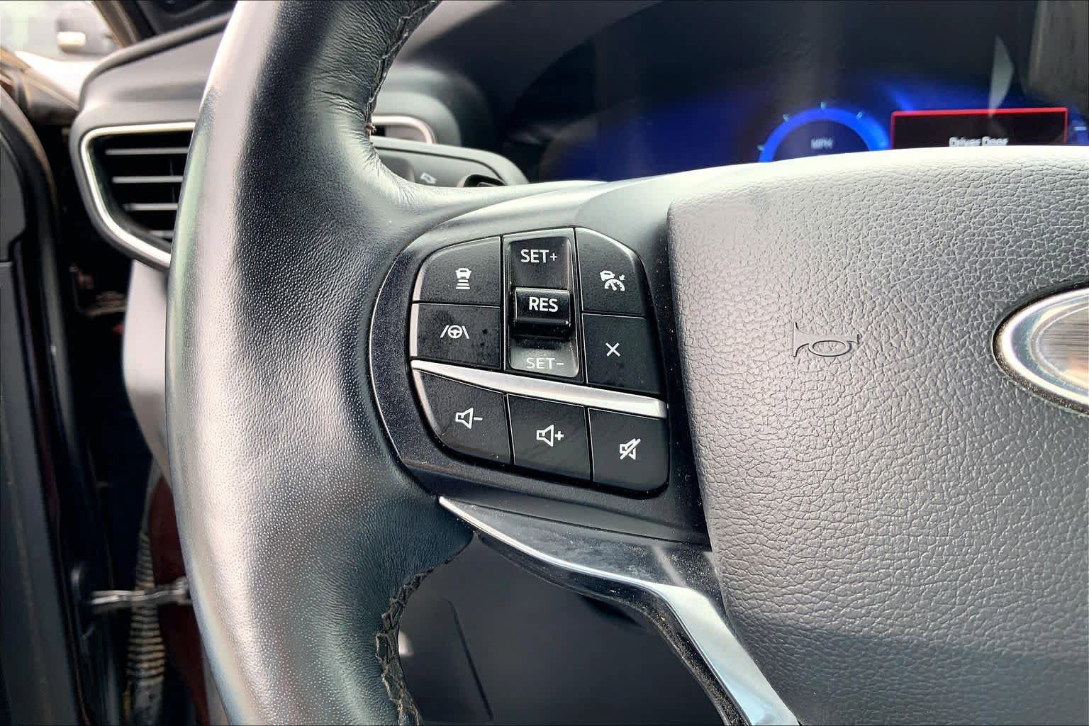 Certified 2020 Ford Explorer Platinum w/ Premium Technology Package AWD/4WD image 24