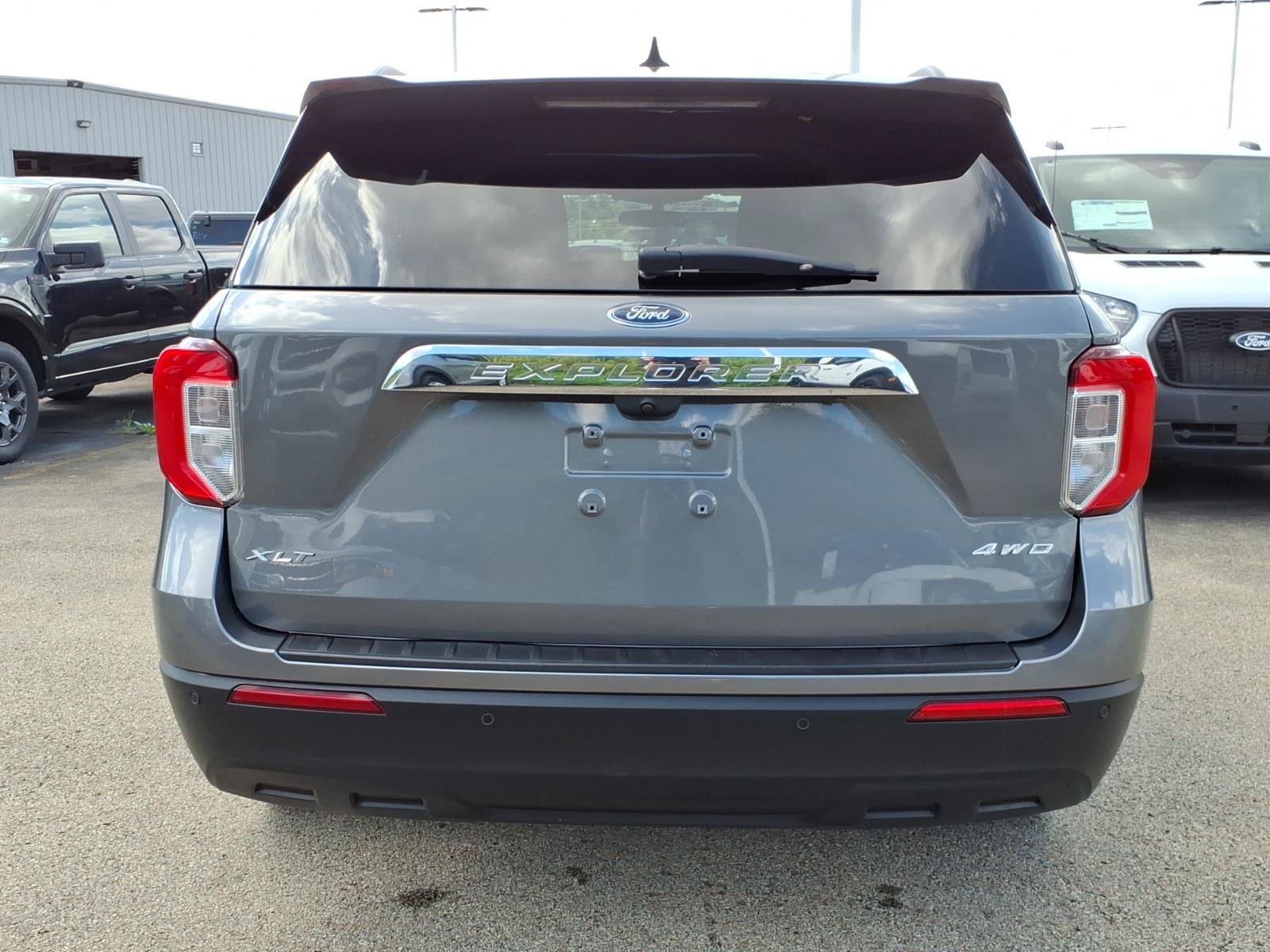 Certified 2023 Ford Explorer XLT AWD/4WD image 5