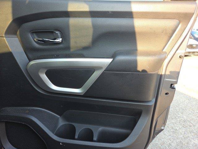 Used 2024 Nissan Titan SV w/ SV Convenience Package RWD image 26