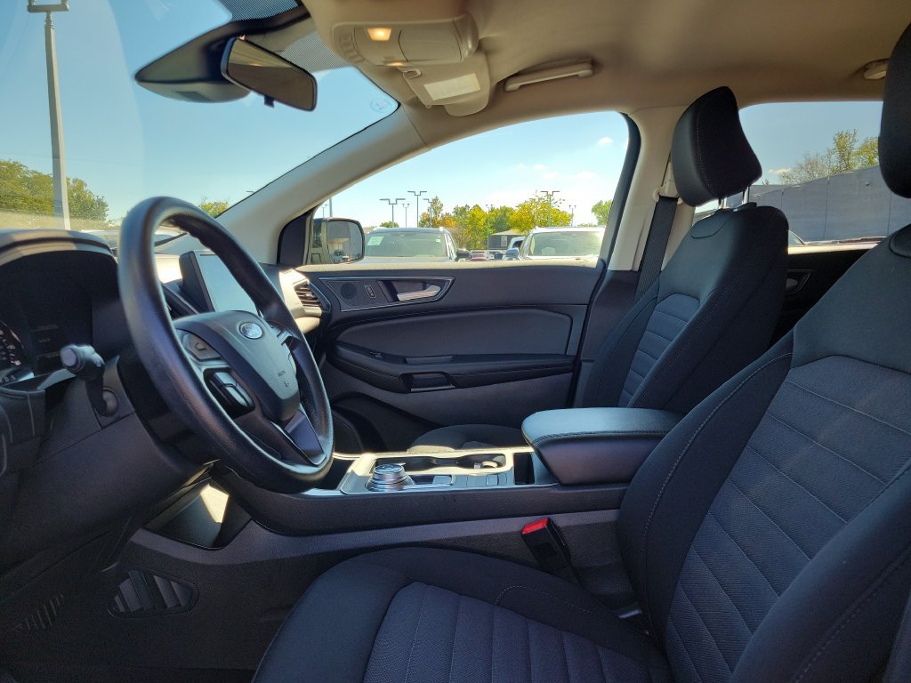Certified 2024 Ford Edge SE w/ Black Appearance Package AWD/4WD image 18