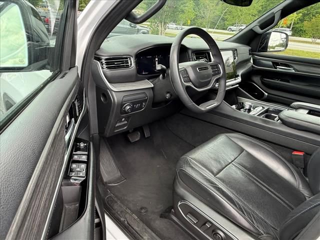 Used 2023 Jeep Wagoneer L Series II AWD/4WD image 10