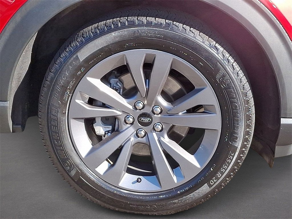 Certified 2021 Ford Explorer XLT w/ Equipment Group 202A image 7