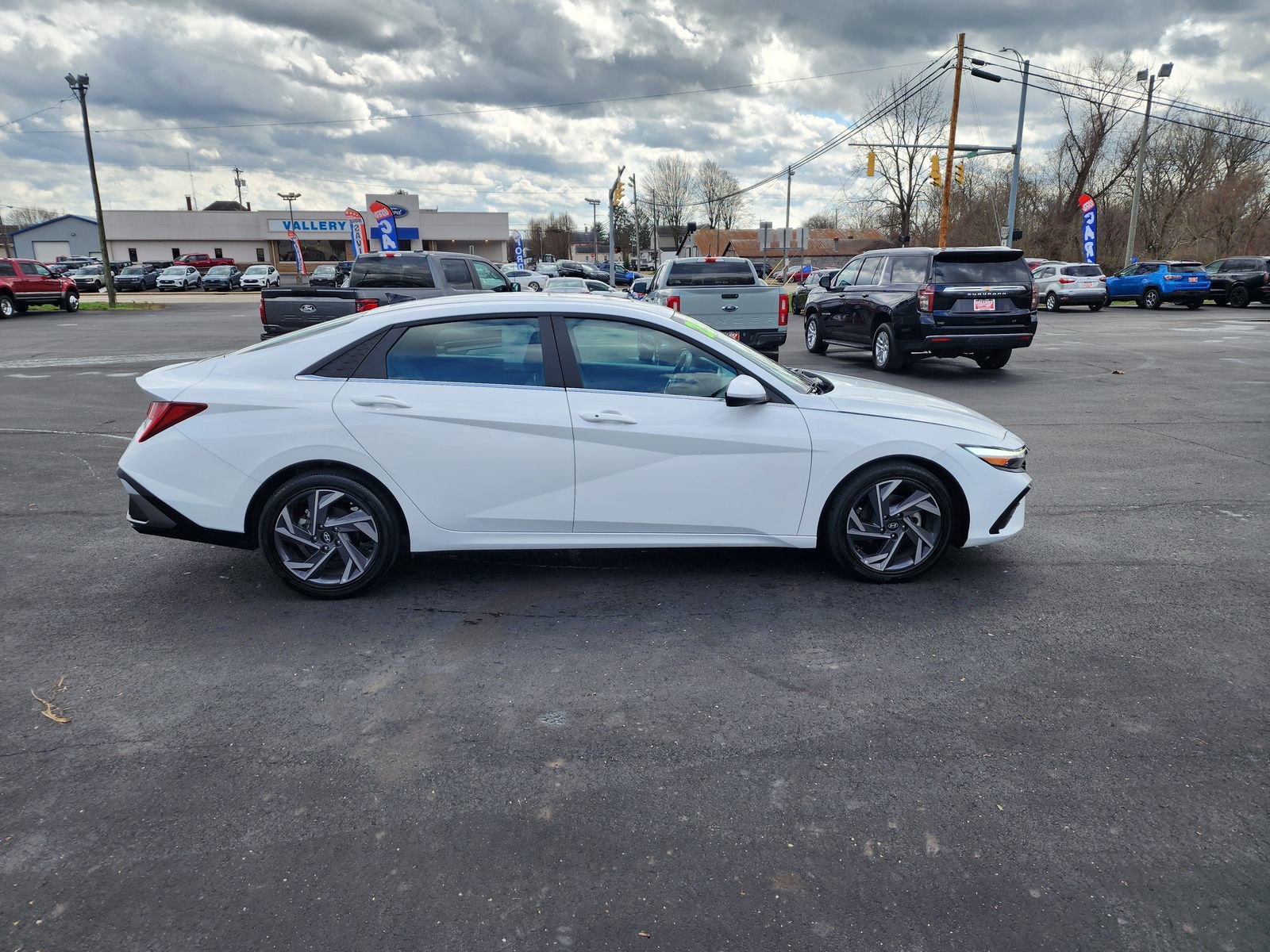 Used 2025 Hyundai Elantra SEL image 6