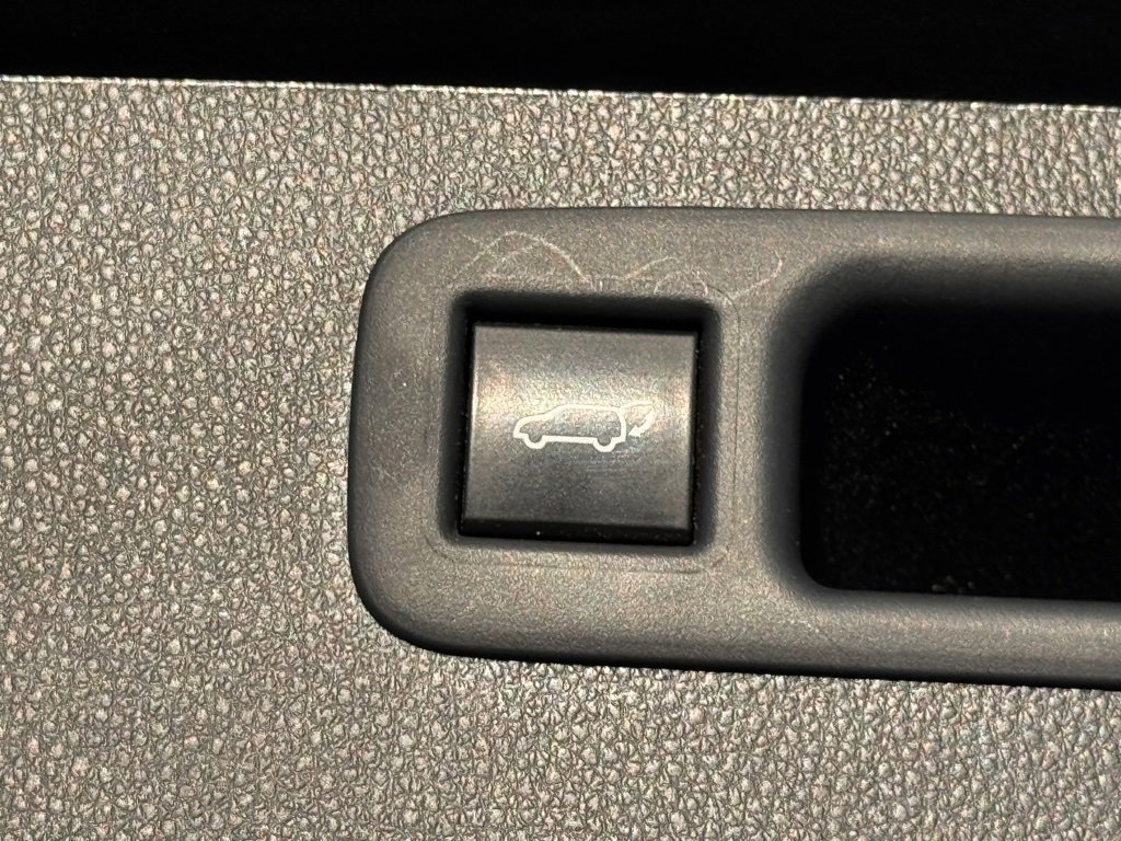 Used 2022 Toyota Highlander XLE image 14