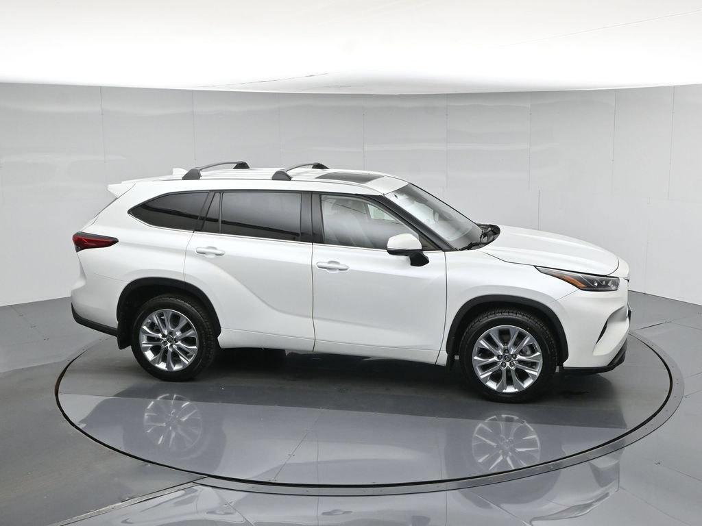 Used 2022 Toyota Highlander Limited FWD image 60