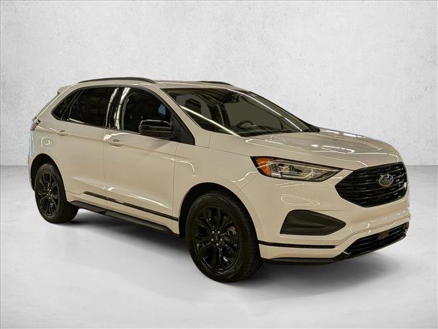 Certified 2022 Ford Edge SE w/ Black Appearance Package AWD/4WD image 3