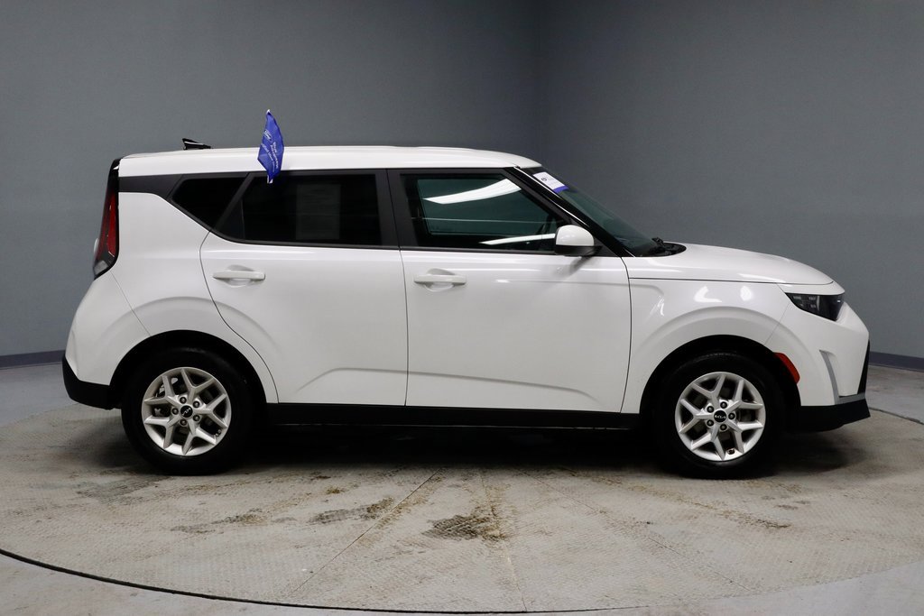 Used 2025 Kia Soul LX w/ LX Technology Package image 5