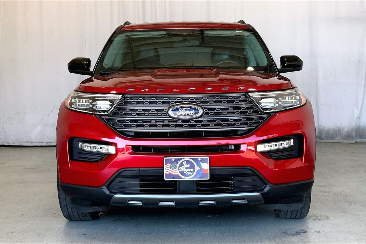 Certified 2023 Ford Explorer XLT w/ Equipment Group 202A RWD image 2
