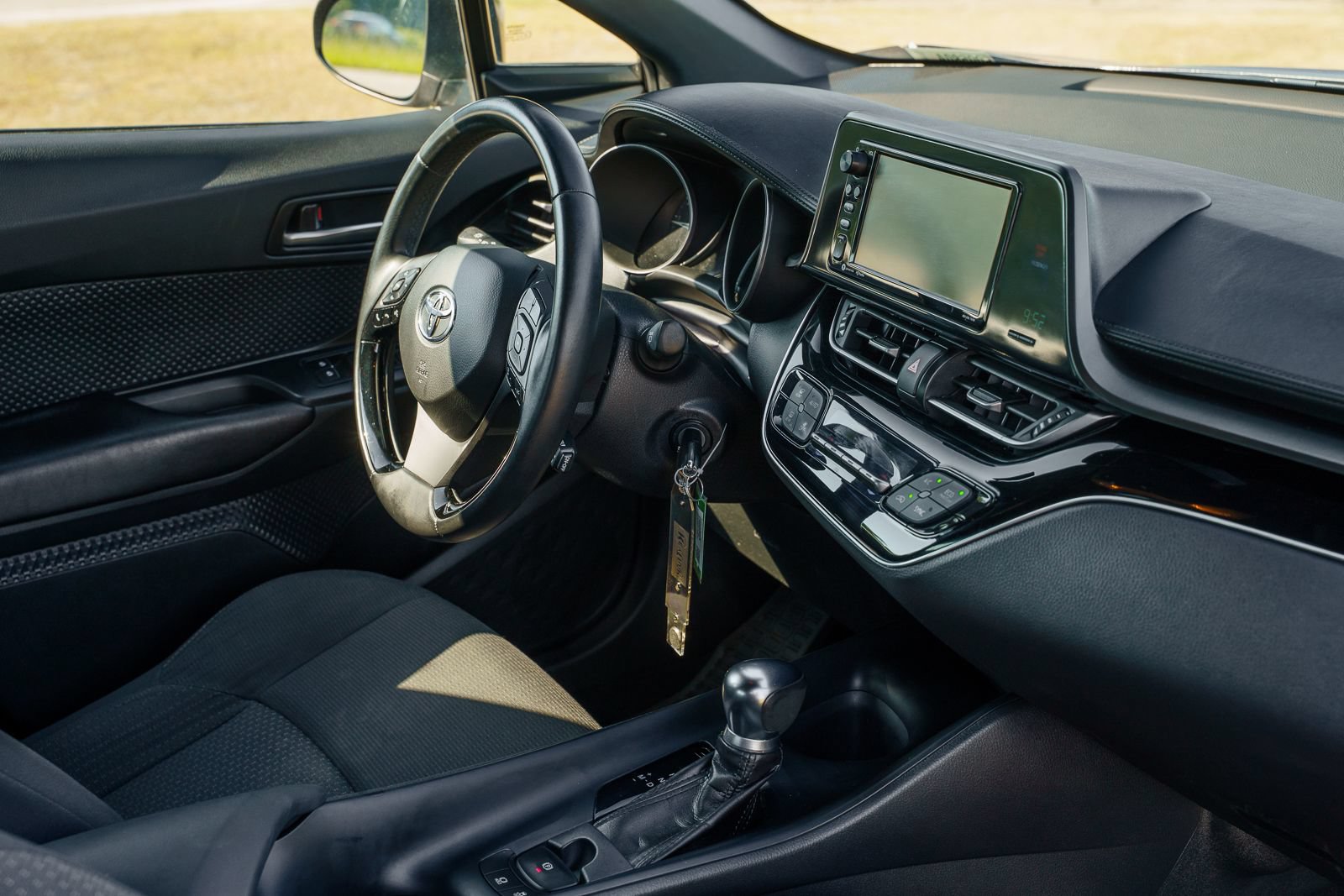 Used 2018 Toyota C-HR XLE FWD image 13