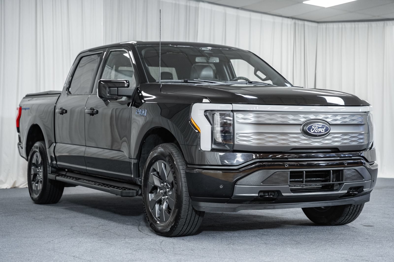 Certified 2024 Ford F150 Lightning Lariat AWD/4WD image 1