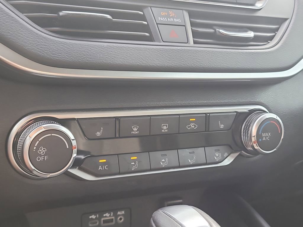 Used 2022 Nissan Altima 2.5 SR w/ Midnight Edition Package FWD image 23