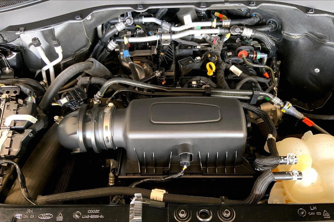 Certified 2024 Ford Explorer XLT RWD image 29