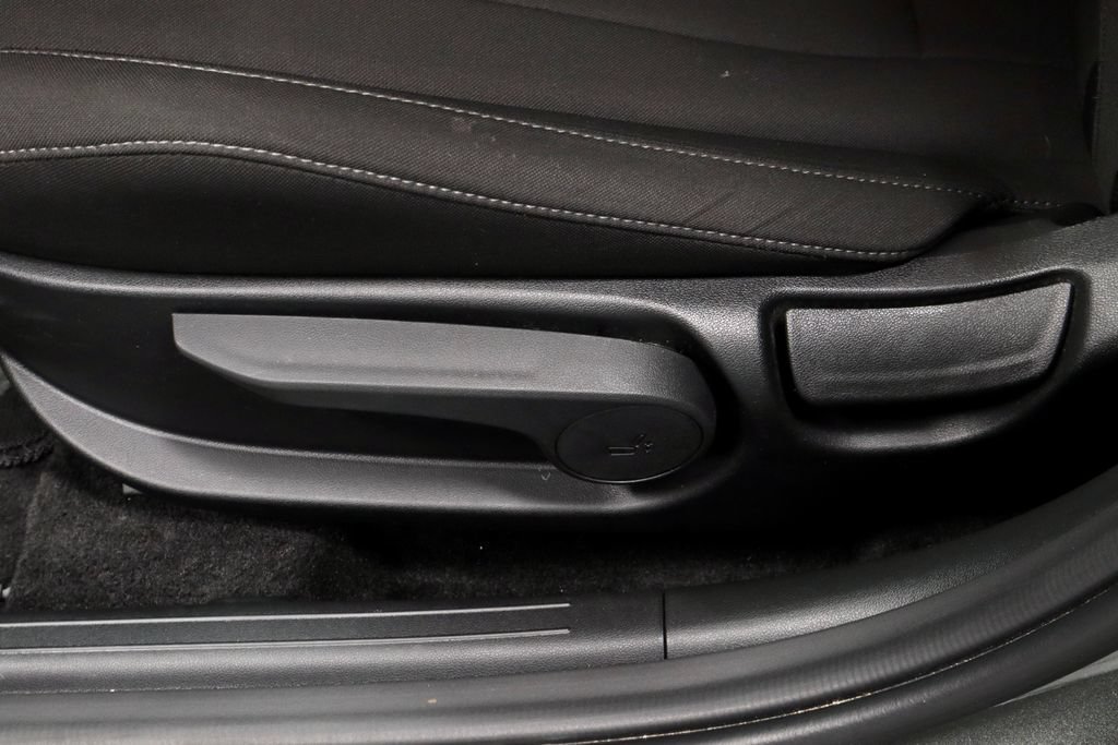 Used 2025 Hyundai Elantra SEL FWD image 24