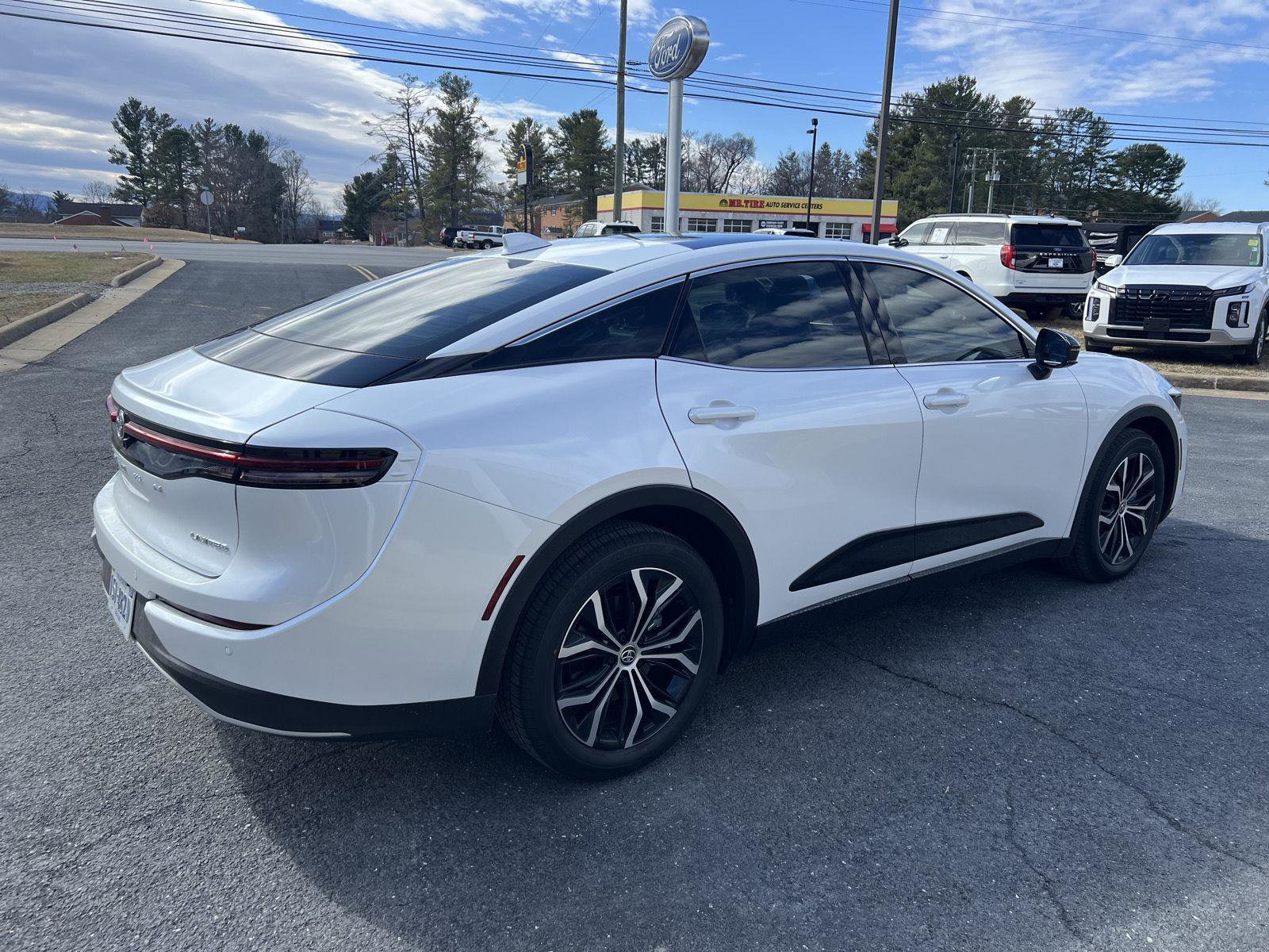 Used 2026 Toyota Crown Limited image 5