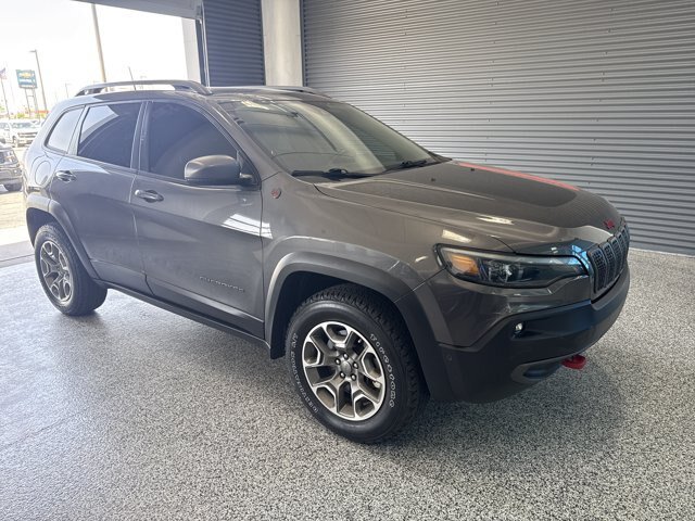 Used 2021 Jeep Cherokee Trailhawk w/ Sun, Sound & Nav Group AWD/4WD image 15